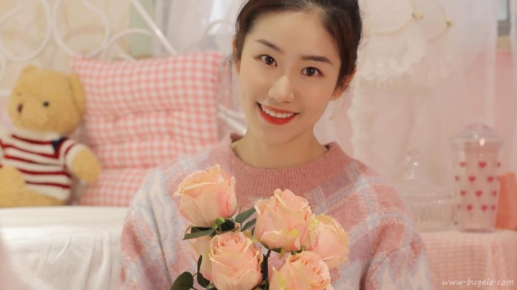 甜甜的水蜜桃女孩图片