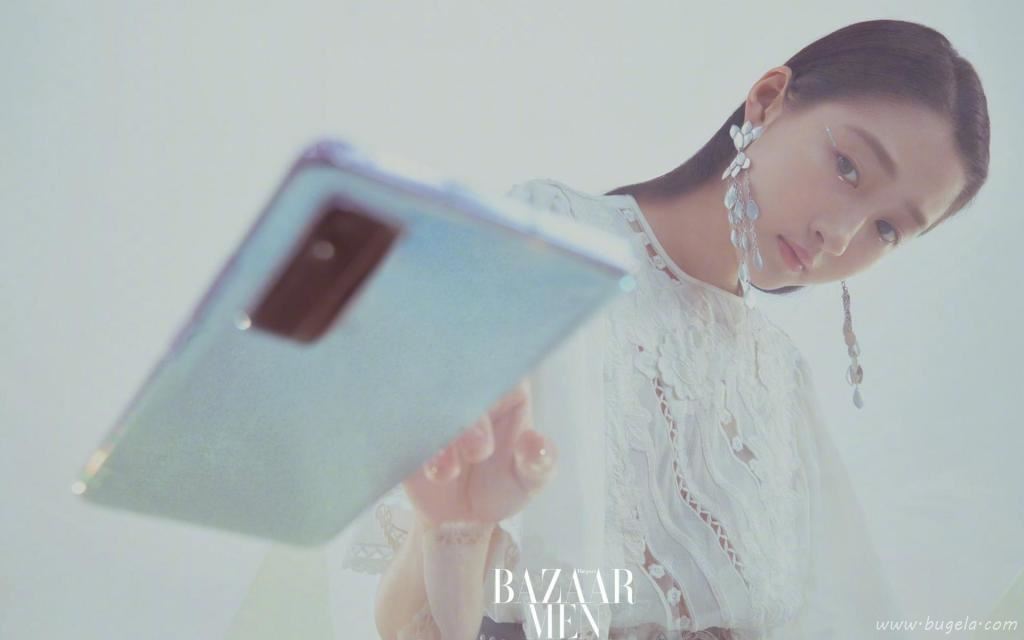 关晓彤未来晨曦妆芭莎男士封面时尚大片迷人写真图片