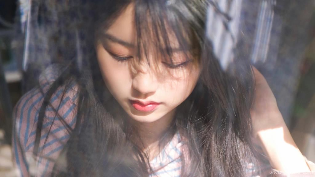 清新迷人的美女图片