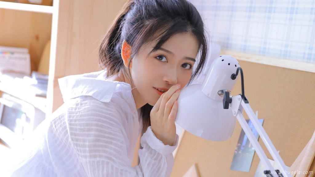 美丽优雅的小姐姐图片