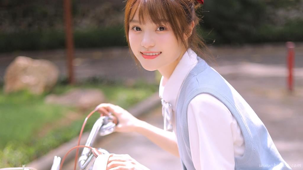 美女元气制服图片