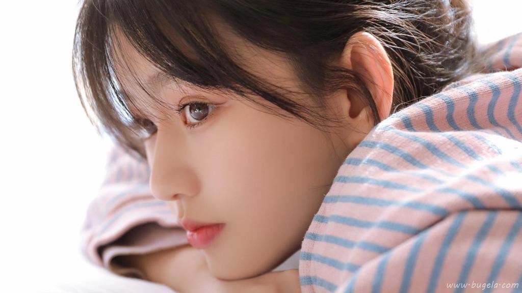 清新迷人的美女图片