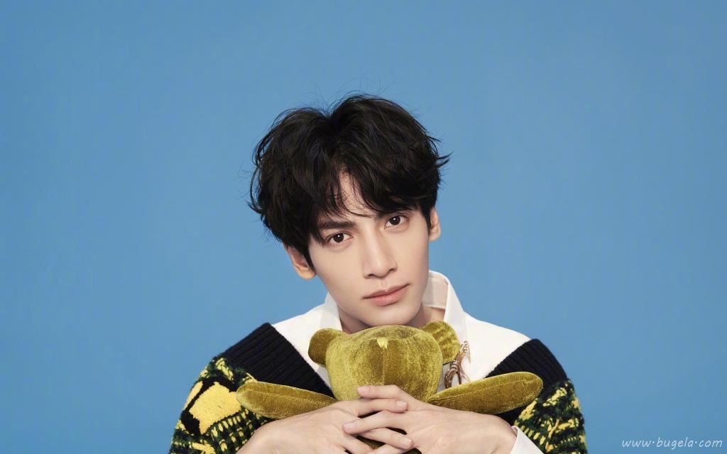 俊朗男神罗云熙帅气阳光休闲迷人写真图片