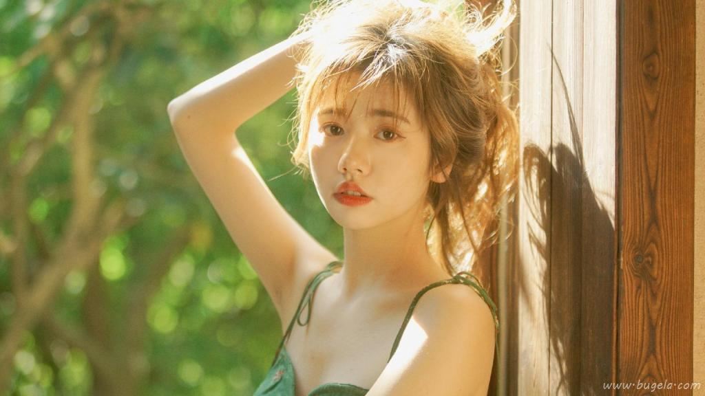 清新唯美迷人美女图片