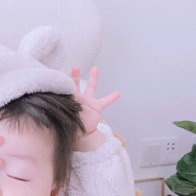 穿着睡衣的情侣头像小孩 丸子妹图片