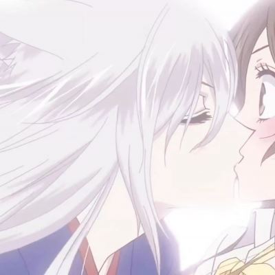 奈奈生巴卫情侣头像亲吻 巴卫奈奈生情头精选图片