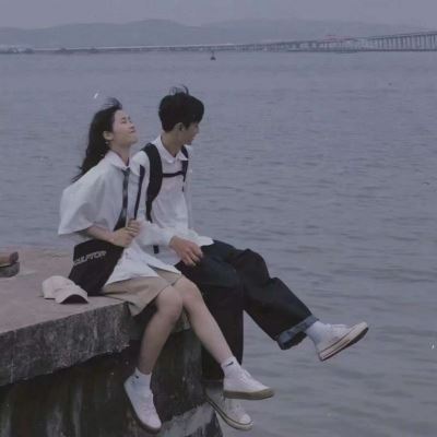 一人一动物的动漫情侣头像 对象不是人图片