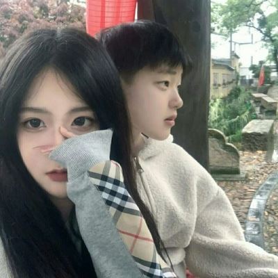 抖音情侣头像一男一女跳舞动漫 赏个脸图片
