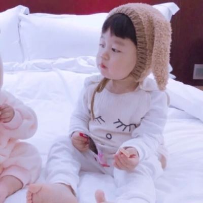 穿着睡衣的情侣头像小孩 丸子妹图片