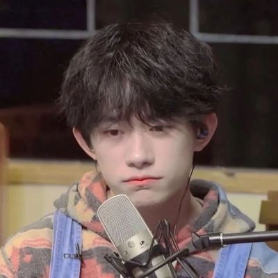 闺蜜情侣头像两不误真人 我的口红印图片