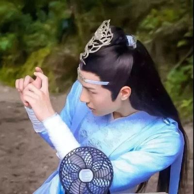 王一博肖战情侣头像暗黑 甜到我了图片