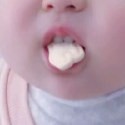 穿着睡衣的情侣头像小孩 丸子妹图片