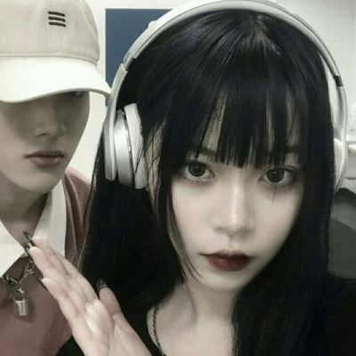 抖音情侣头像一男一女跳舞动漫 赏个脸图片