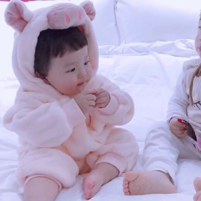 穿着睡衣的情侣头像小孩 丸子妹图片