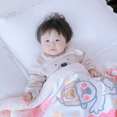 穿着睡衣的情侣头像小孩 丸子妹图片