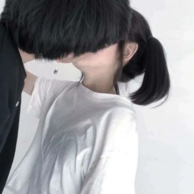 一人一动物的动漫情侣头像 对象不是人图片