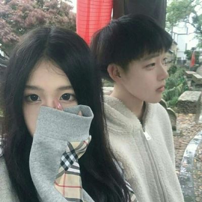 抖音情侣头像一男一女跳舞动漫 赏个脸图片
