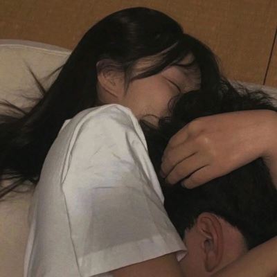 不明显的情侣头像沙雕一女一个狗 微信甜甜的情头图片