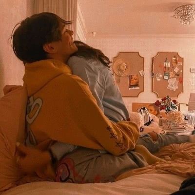 不明显的情侣头像沙雕一女一个狗 微信甜甜的情头图片