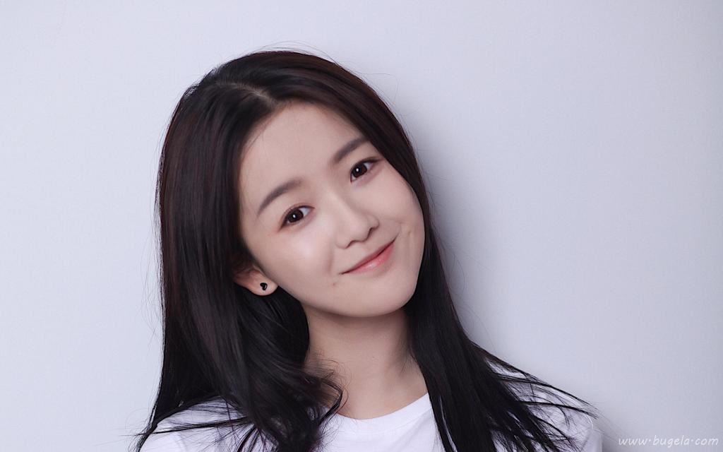 清纯小仙女张馨月甜美白嫩诱人写真图片
