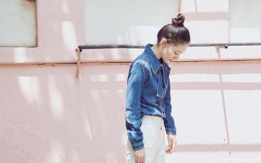 清秀靓丽女神吴倩时尚休闲牛仔街拍图片