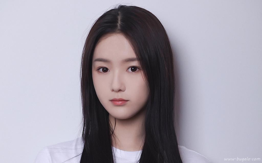清纯小仙女张馨月甜美白嫩诱人写真图片