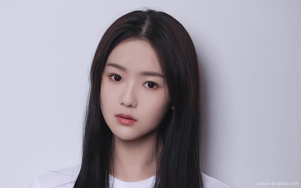 清纯小仙女张馨月甜美白嫩诱人写真图片