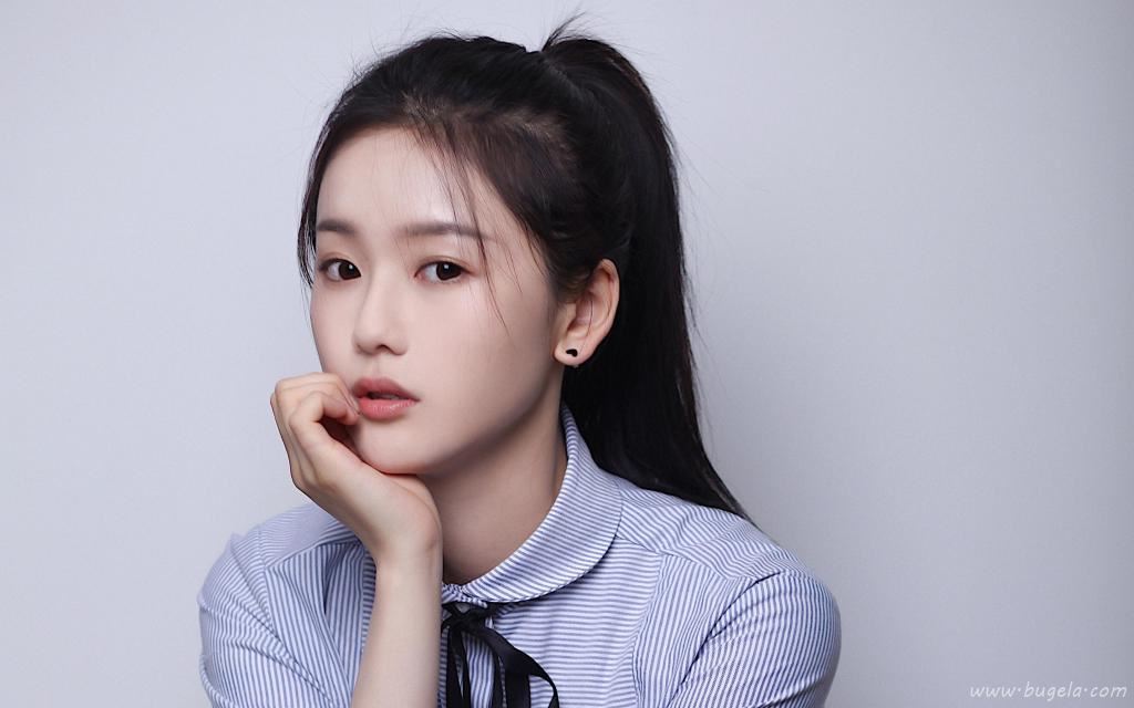 清纯小仙女张馨月甜美白嫩诱人写真图片
