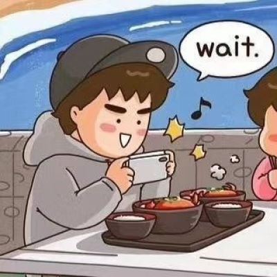 萌娃坐在凳子上的情侣头像 可爱情侣图片