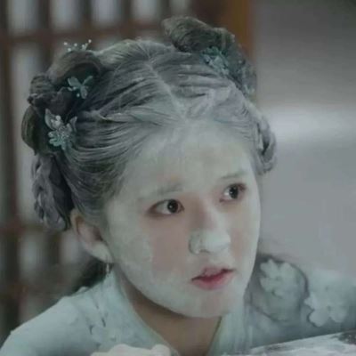 魔鬼恋人森唯绫人情侣头像 搞怪情侣图片