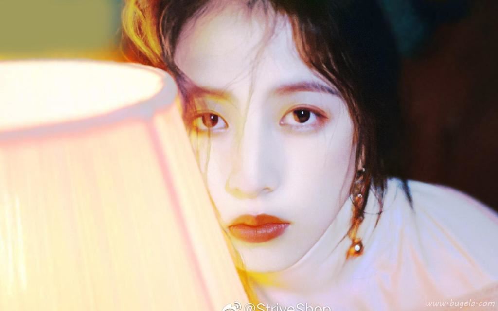 清纯靓丽女神周雨彤时尚魅力迷人写真图片