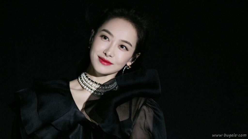 宋茜温婉知性优雅迷人黑色长裙性感写真图片