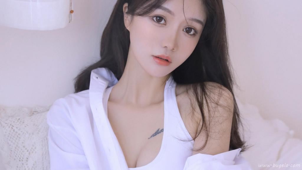 美女白嫩私房照图片