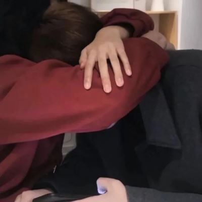 不明显的情侣头像沙雕一女一个狗 微信甜甜的情头图片