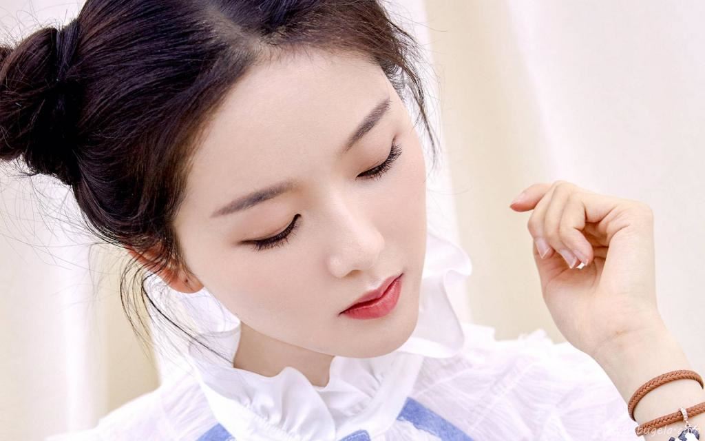 清纯少女张馨月元气可爱俏皮迷人写真图片