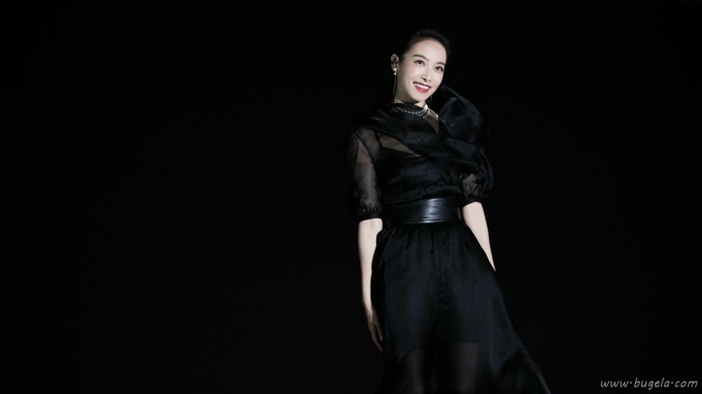 宋茜温婉知性优雅迷人黑色长裙性感写真图片