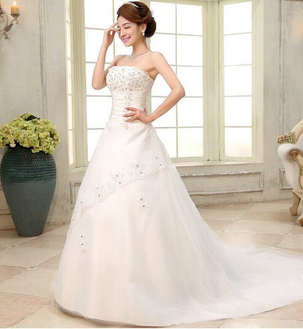 唯美嫁衣女生婚纱照图片