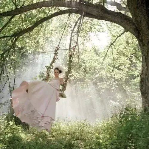 女生婚纱最美精选图片