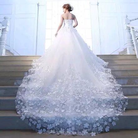 好看的女生婚纱合辑图片