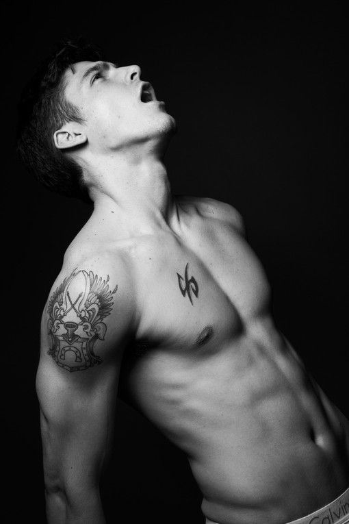 霸气欧美男生黑白合集图片