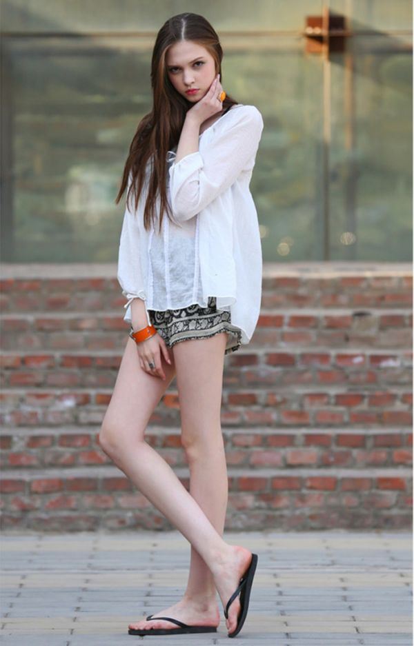 街拍欧美范儿女生时尚高清图集图片