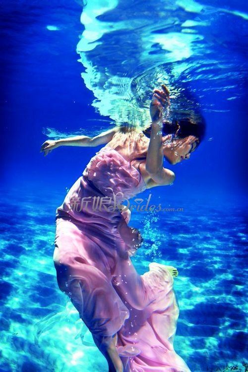 唯美水中婚纱高清合辑图片