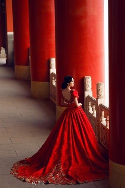 好看的女生婚纱合辑图片