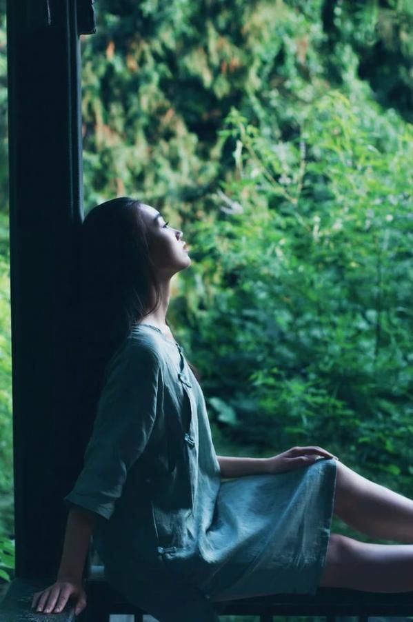 森系唯美意境女生图片