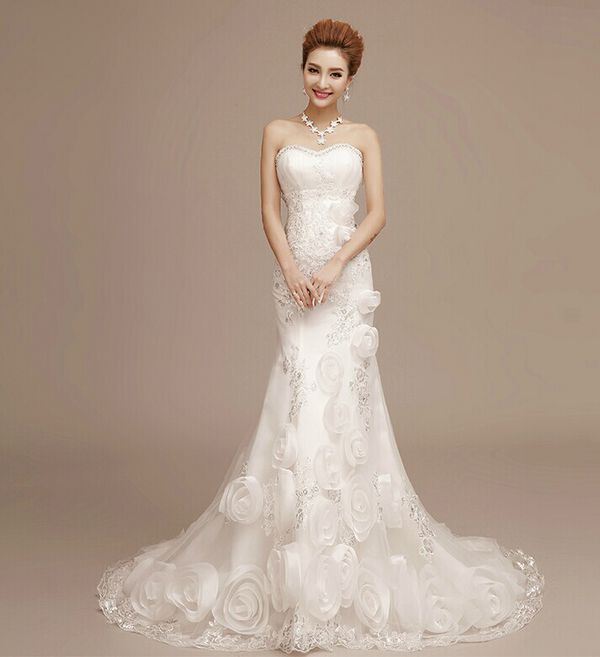 唯美嫁衣女生婚纱照图片