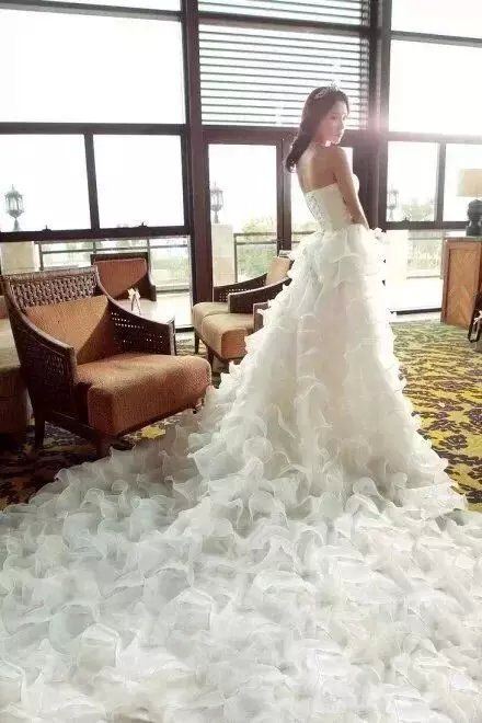 女生婚纱最美精选图片