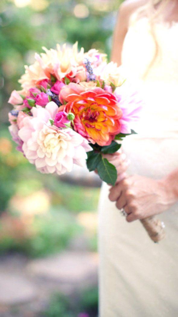 手捧鲜花唯美意境精选图片