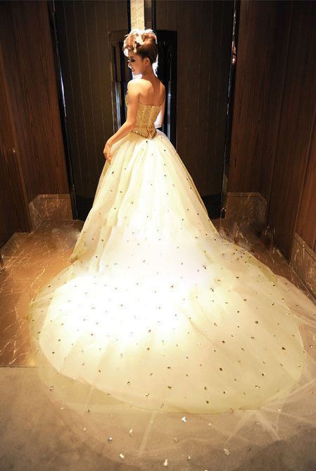 女生婚纱唯美高清大图图片