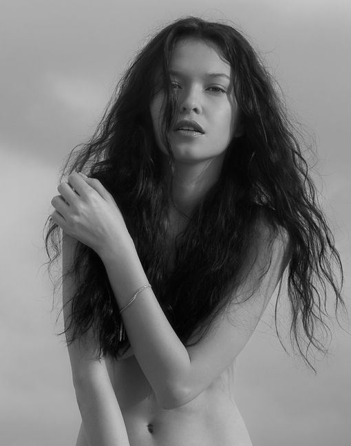 欧美美女黑白时尚大图图片