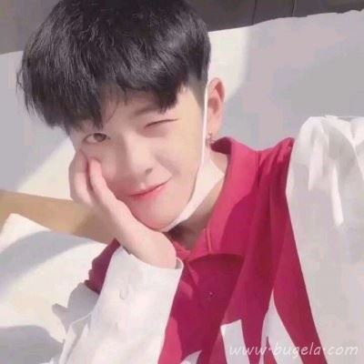 非主流红色系男生微信头像图片